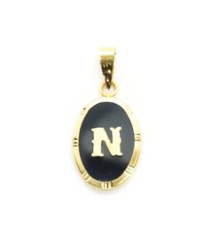 Colgante letra N fondo negro, Oro 18K