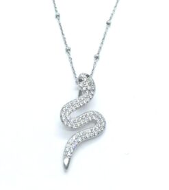 Gargantilla plata rodiada serpiente